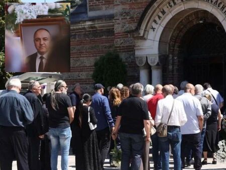 Близки, политици и юристи изпратиха Антон Станков в последния му път