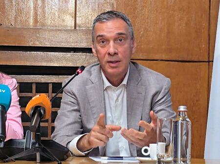 Димитър Николов спря отпуските на екипа заради Евровизия: Ще ги изцедя като лимони