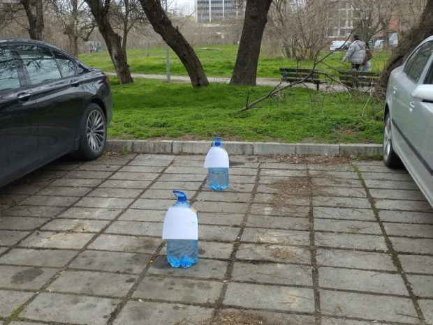 Край на "капарирането" на паркомясто в Гърция