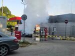 Хеликоптер евакуира жена с 65% изгаряния, след като колата ѝ пламна на бензиностанция