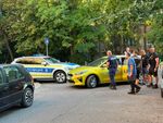 На мястото вече работи следствена група, която извършва оглед, за да установи с точност причините за фаталния край