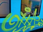Вандали свалиха чисто нова „Шкода“ от релсите: Мотрисата е надраскана с графити