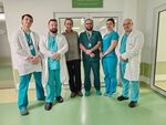 Два хирургични екипа отстраниха голям тумор на стомаха и хранопровода и възстановиха непрекъснатостта на храносмилателния тракт чрез сложна реконструктивна операция