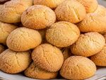 Курабийки с кисело мляко като от бабината кухня: Меки отвътре и със захарна коричка