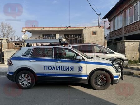 Извънредно! Намериха труп на възрастна бургазлийка, подозират сина й в системен побой