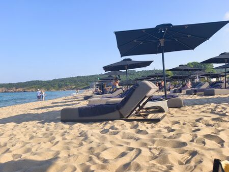 Уикендът по морето започва с идеално време за плаж, в неделя става още по-топло