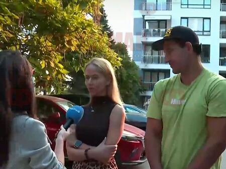 На червен светофар хулигани потрошиха колата на Невяна Владинова с парчета бетон