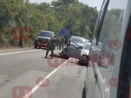 Или не казват цялата истина, или са „Трагична полиция“: Защо направиха показен арест край Китен в час пик