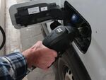 Дизелът вече е средно 1,83 евро, на места стигна 1,90 - поевтиняване скоро не се чака