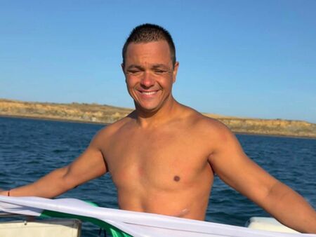 От Ламанша директно в Поморие: Цанко Цанков влиза в морето с деца и туристи за безплатни уроци