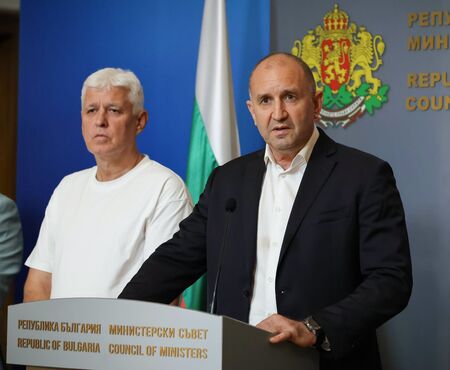 Радев: Части от заглушителя в Драгалевци са били изтръгнати преди акцията