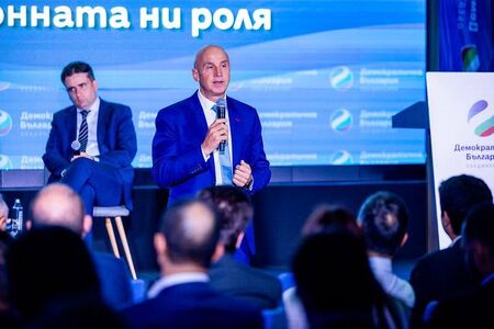 "Шоуто на Слави" отива в историята след 19 години на екран