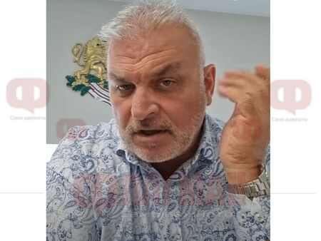 Бургазлия бие баща си и напада хора по улиците, но места в домовете за психичноболни няма