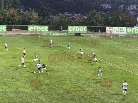 Ще схрускат ли „акулите“ „орлетата“: Черноморец поведе с 2:0 в Благоевград