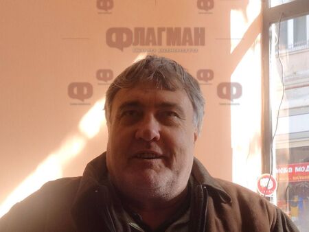 Тъжен ден за Бургас: Отиде си поетът-сатирик Митко Генов