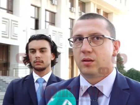 Важно е да се установи защо първият тест за дрога е отрицателен и защо още няма отговор как после пробата излиза положителна, каза защитникът на почерненото семейство