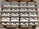 Българска следа в схема за 20 млн. евро с AirPods: Петима предполагаеми босове са арестувани