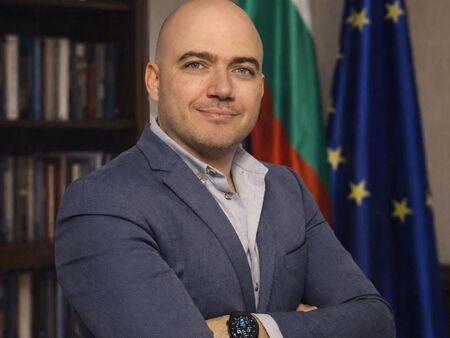 Илин Димитров отива в Китай за повече туристи към България