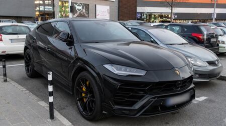 Две Българии на четири колела: 2 от едва 99 Bugatti W16 Mistral в света вече са с БГ номера