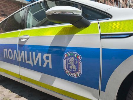 Заловиха бургазлия с крадени комарници и метамфетамин