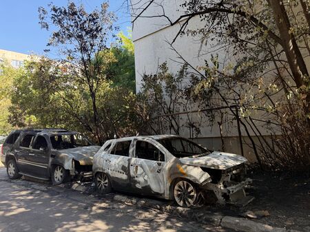 12 автомобила са били подпалени в два района на София тази нощ