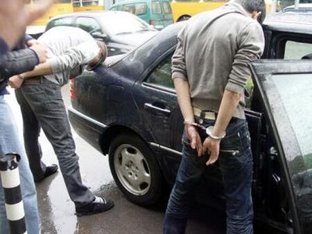 Украинец хвърли несесер с метамфетамин пред полицаи в бургаския жк "Славейков"