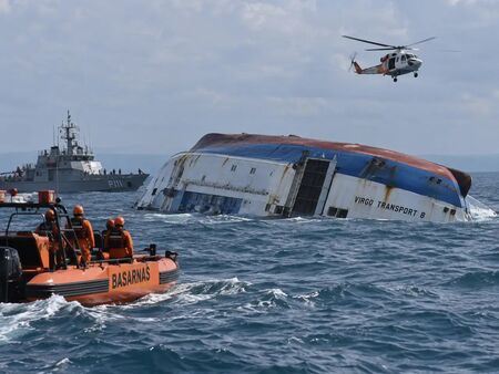 Драма в Яванско море: 129 души са в неизвестност, над 600 спасители ги търсят