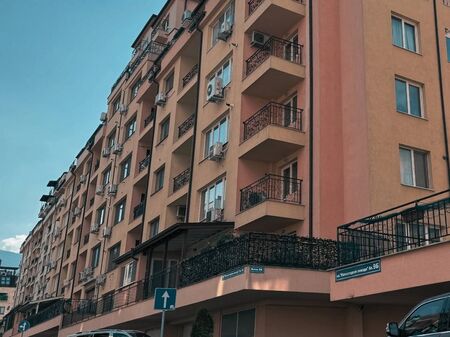 Наемите в София излетяха, а купувачите натиснаха спирачката: Какво се случва с жилищния пазар