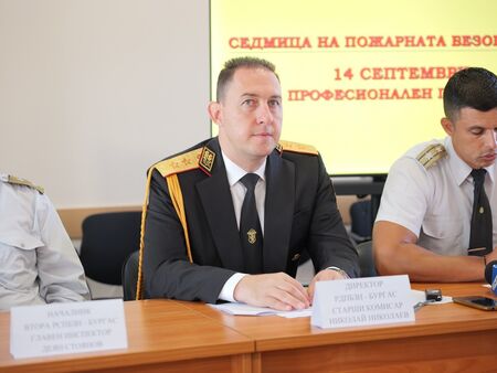 Огнеборците на Бургас с важна равносметка: 1726 пожара, 6 жертви, 7 спасени живота и нова битка с огъня