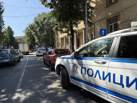 Крадци разбиха банков клон в София и атакуваха два банкомата