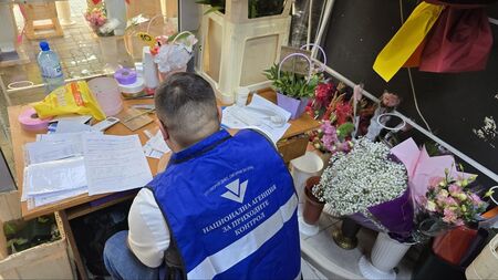 НАП влезе при търговците на цветя преди 15 септември: 42 нарушения при 88 проверки