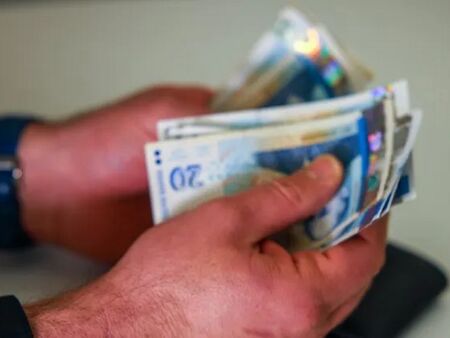 Живи да ги ожалиш: 2923 българи са получавали над 100 000 лв. месечно през 2025 г.