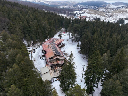Прокуратурата и НАП запорираха джипове и мотошейни по делото „Петрохан“, проверяват и сметка в САЩ