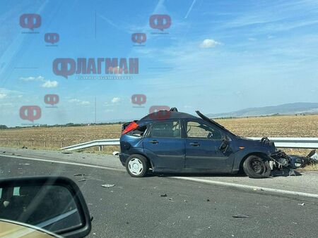 19-годишен загина на АМ „Тракия“, майка и две малки деца са в болница