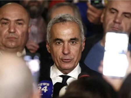 Задържаха бившия кандидат за президент Калин Джорджеску