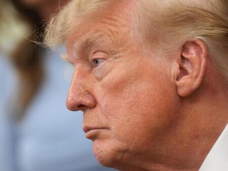 Рейтингът на Тръмп падна до 32% - най-ниското му ниво в Reuters/Ipsos