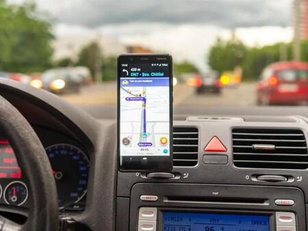Скрита настройка в Waze спестява опасни маневри на шофьорите