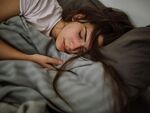 Митът за 8 часа сън се пропуква: Учени установиха колко всъщност спи човекът