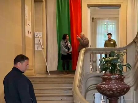 Съпругата на Пламен Бобоков блесна в галерията на Ники Младжов (СНИМКИ)