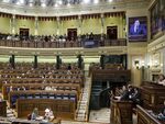 Лютив спрей предизвика хаос в парламента на Испания, 12 души пострадаха