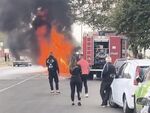 Огнен ад в центъра на български град, автомобил избухна в пламъци