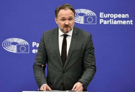ЕС е заплашен от страшна енергийна ценова криза, предупреди еврокомисар