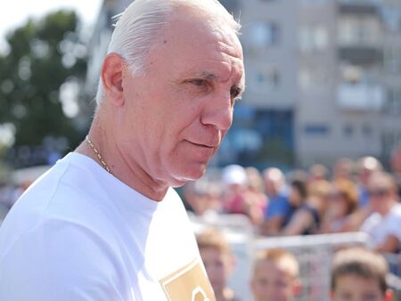 Филмът за Стоичков се бави, Камата иска всичко да бъде изпипано до последния детайл