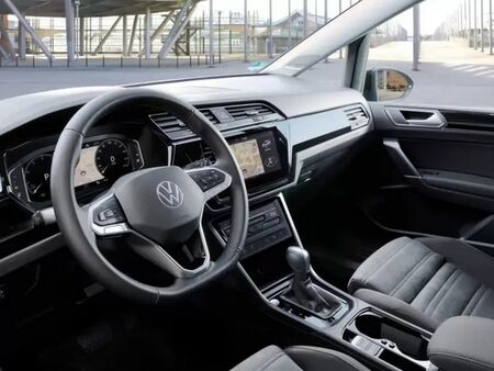 Audi и Volkswagen пращат близо 2,9 млн. коли в сервиз, заради дефект в кормилото