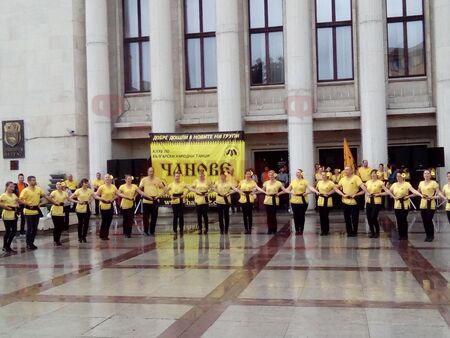 Стотици танцьори превземат центъра на Бургас