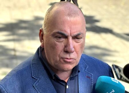 НАП-Бургас иззе 20 кг луканки и млека с изтекъл срок на годност от сливенски склад