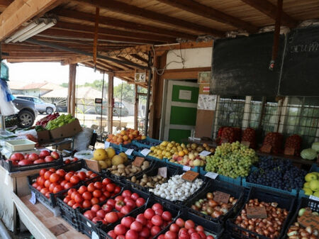 Кирил Вътев: Българската продукция си отива, търговците вдигат цените