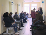 Кашлица, силни болки в гърлото, висока температура, гадене и диария са сред най-честите оплаквания