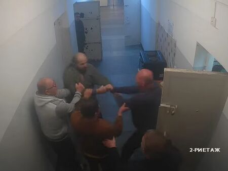 Помилваният от Йотова Петрички Ескобар се бие в затворническата болница седмици преди указа (ВИДЕО)