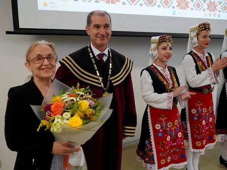 БДУ се утвърждава като академичен лидер: 200 чуждестранни студенти от пет континента учат медицина в Бургас